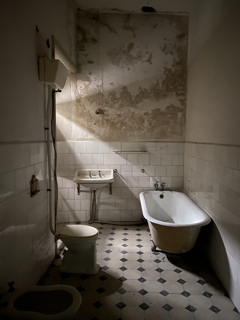 Cuarto de baño I