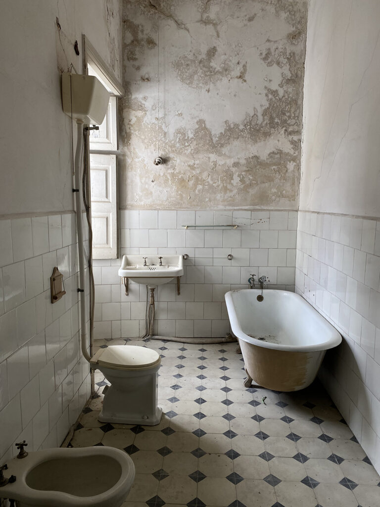 Cuarto de baño II